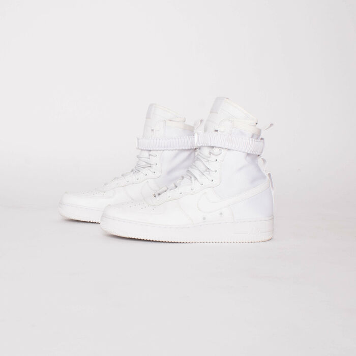 Nike SF Air Force 1 Sneakers in Triple White