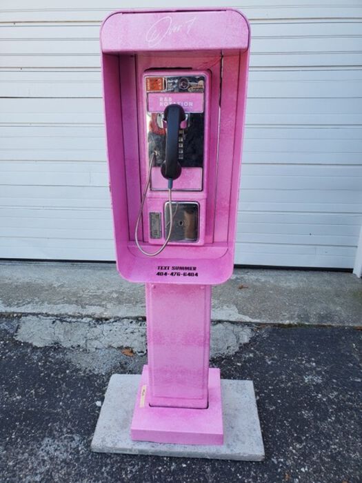 Summer Walker “Over It” Phone Booth