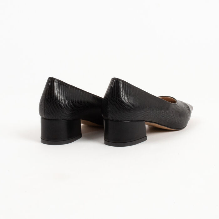 Design by Maryam Black Kitten Heels