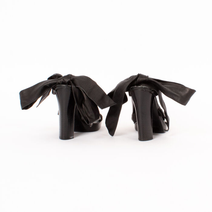 Yves Saint Laurent Leather Tie Detail Heels