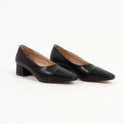 Design by Maryam Black Kitten Heels