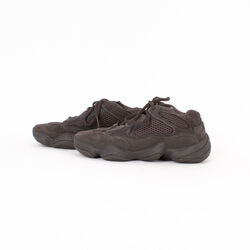 Adidas Yeezy 500 in Utility Black
