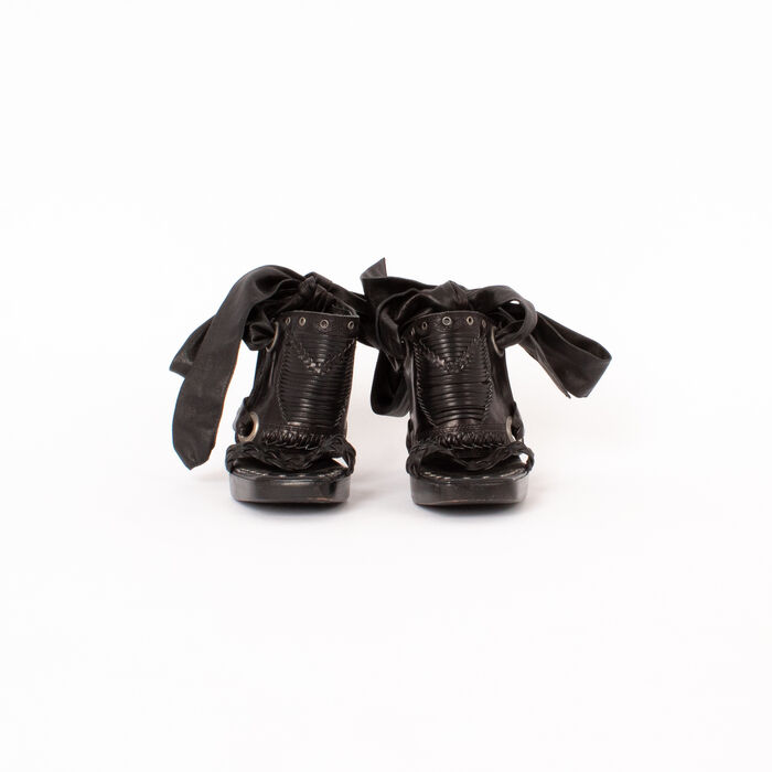 Yves Saint Laurent Leather Tie Detail Heels