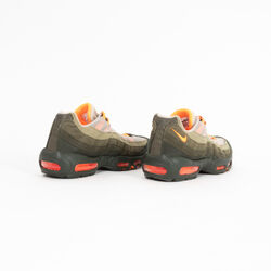 Nike Air Max 95 in Neutral Olive
