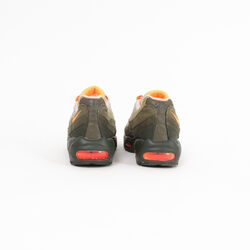 Nike Air Max 95 in Neutral Olive