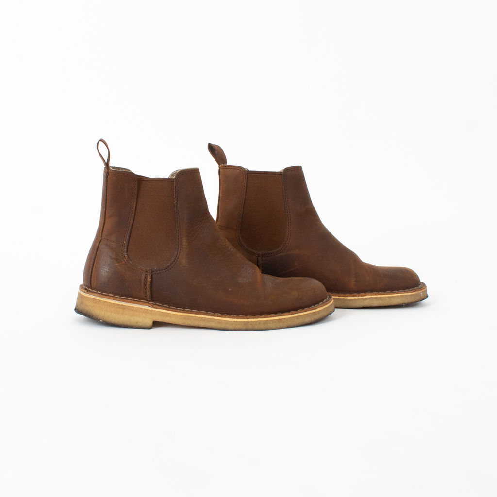 clarks desert peak chelsea boot