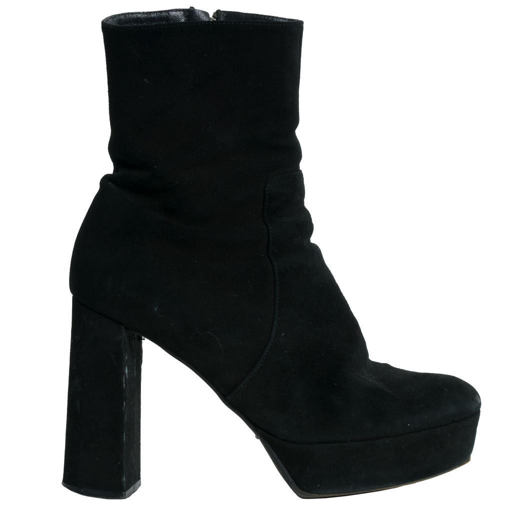 Vero Cuoio Suede Ankle Boots